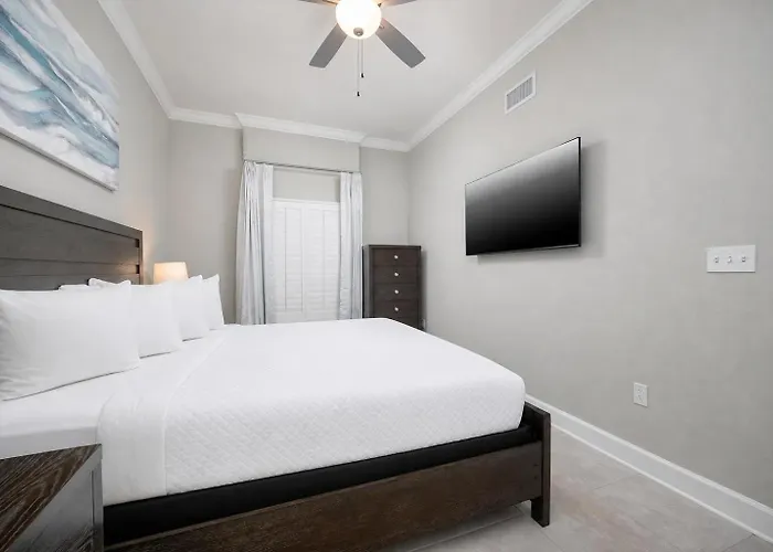 Phoenix Gulf Towers 2708 Apartment
